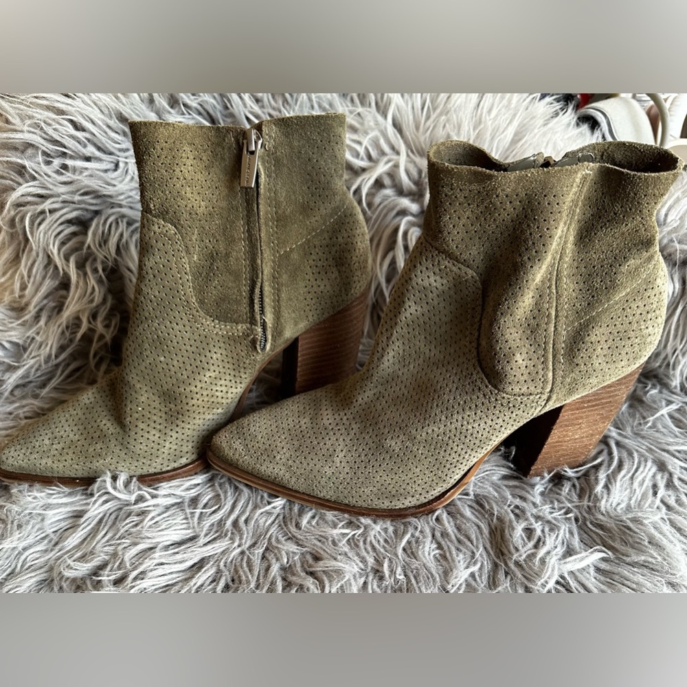 Vince Camuto Cava Boot in Dark Greenery Size 9.5